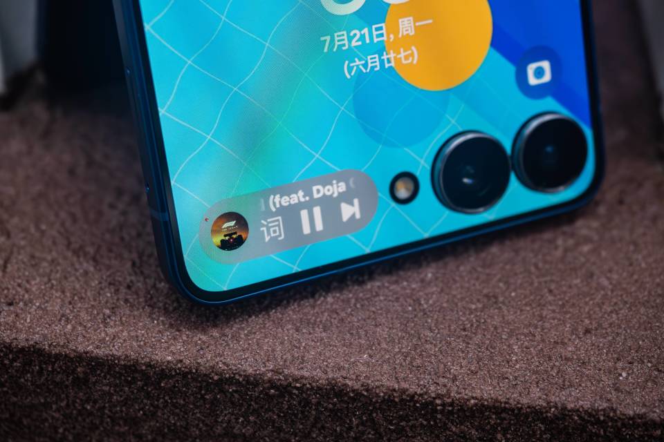 三星Z Flip7深度體驗：其實真打動我的，不是超窄邊框外屏