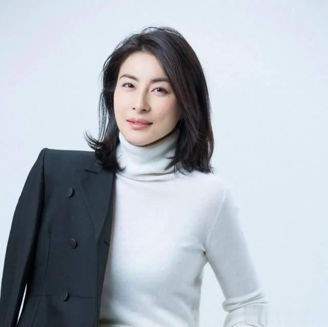 霍家“隐形支柱”曝兄！郭晶晶母亲竞是豪门幕后大功臣