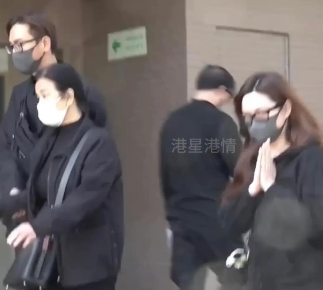 马国明爸爸去世,汤洛雯扶着婆婆很孝顺,马国明岳父汤镇宗没来!