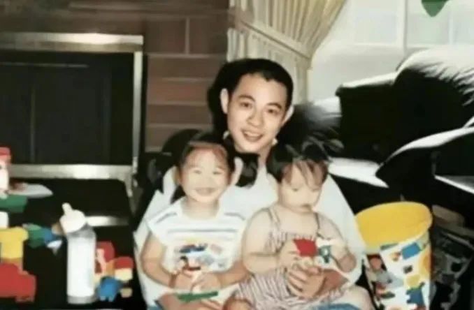 62岁李连杰:千斤情义易弃,四两心障难除