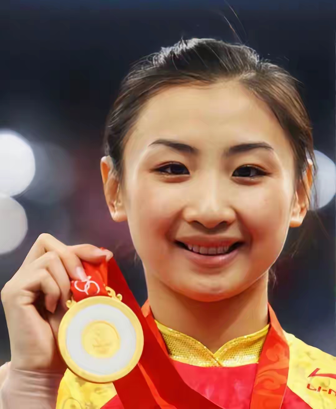 和陈一冰分手8年后，她与二婚名导未婚先孕，如今不上班享受生活