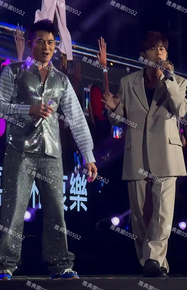 为啥说郭富城矮？他明明跟周杰伦差不多高比周大14岁还是他更年轻