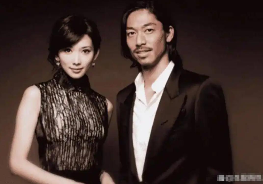 世上没有后悔药,50岁逐渐日化的林志玲,终究走上另一条道路