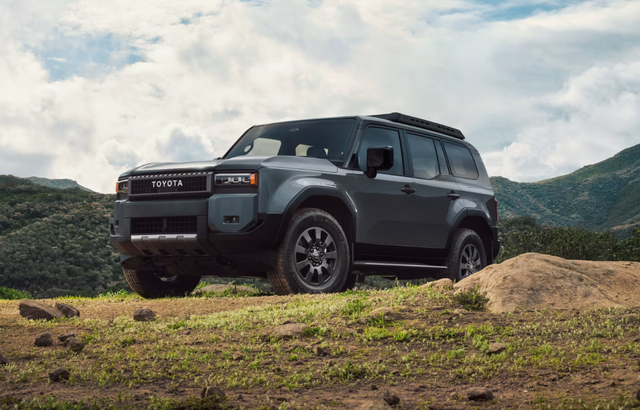 约合人民币44万，丰田普拉多新车型发布，2.4T混动，可断开防倾杆