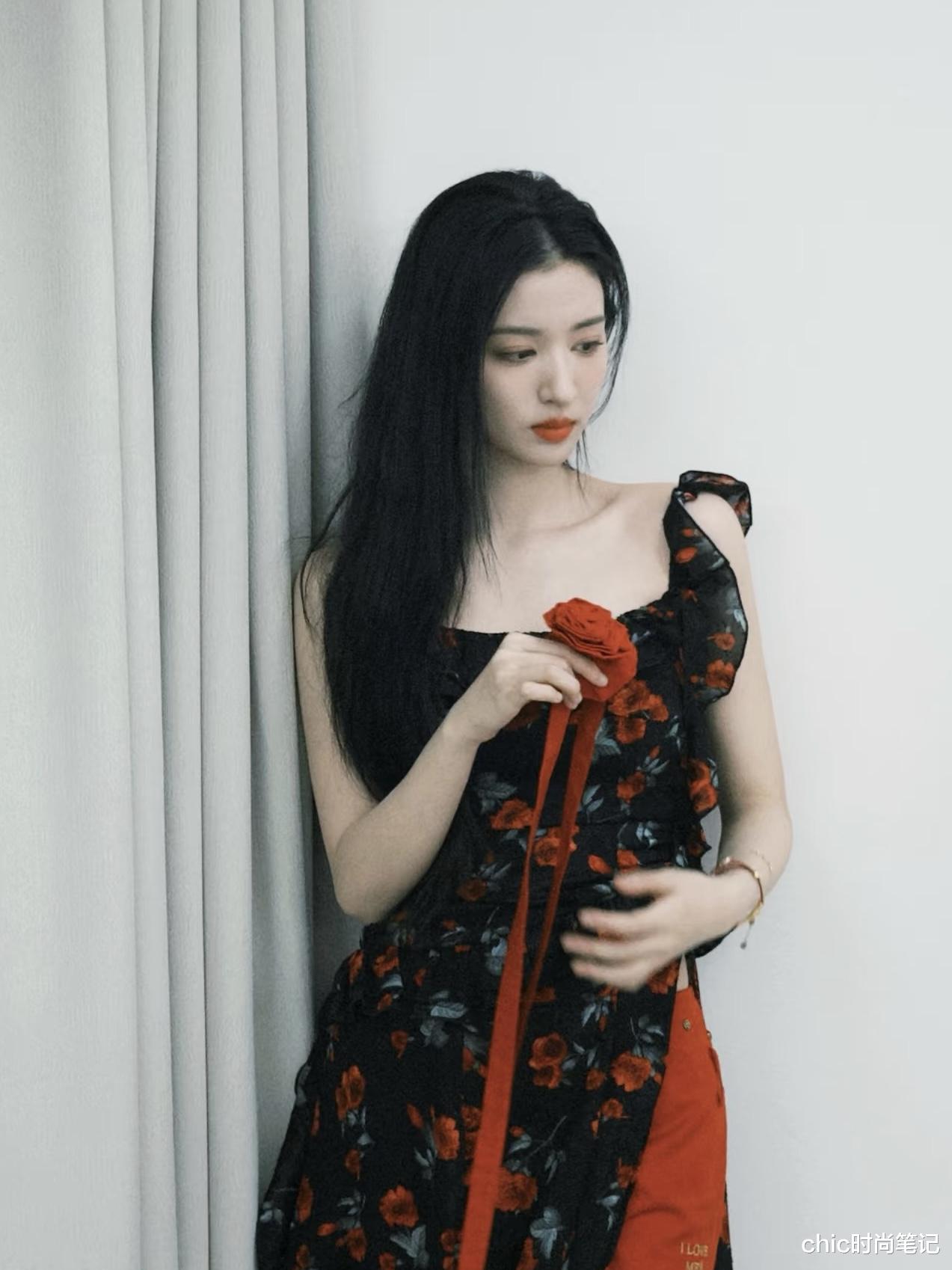 王楚然夏日清新Chuan搭指南，可盐可甜，明艳大美女系