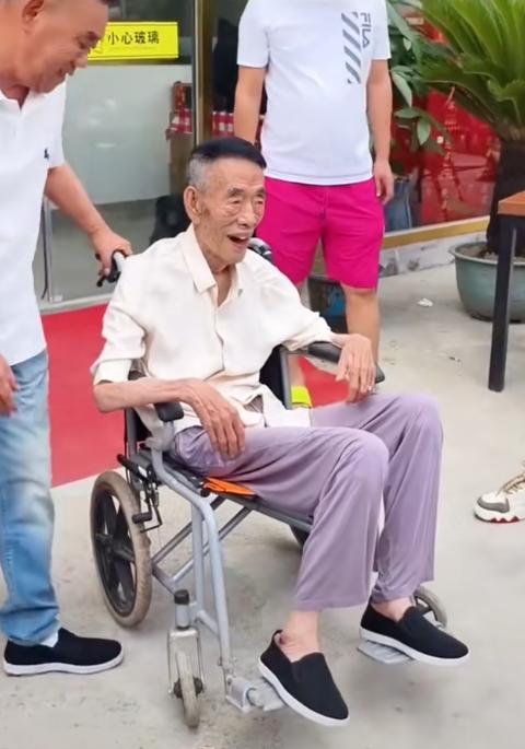 杨少华担心的事还是发生，杨议终是步了侯耀华后尘，郭德纲没说错