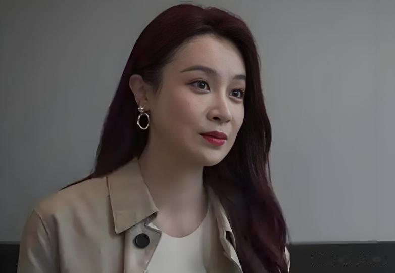 她比吴越漂亮,比曾黎年轻,却是连于和伟都带不动的“戏混子”