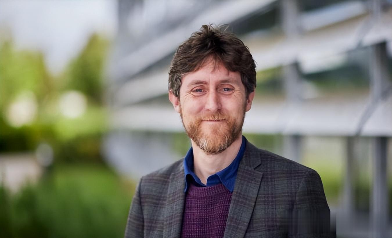 MIT經(jīng)濟(jì)學(xué)博士生，用AI騙過了諾獎(jiǎng)導(dǎo)師、Nature、美國國會(huì)