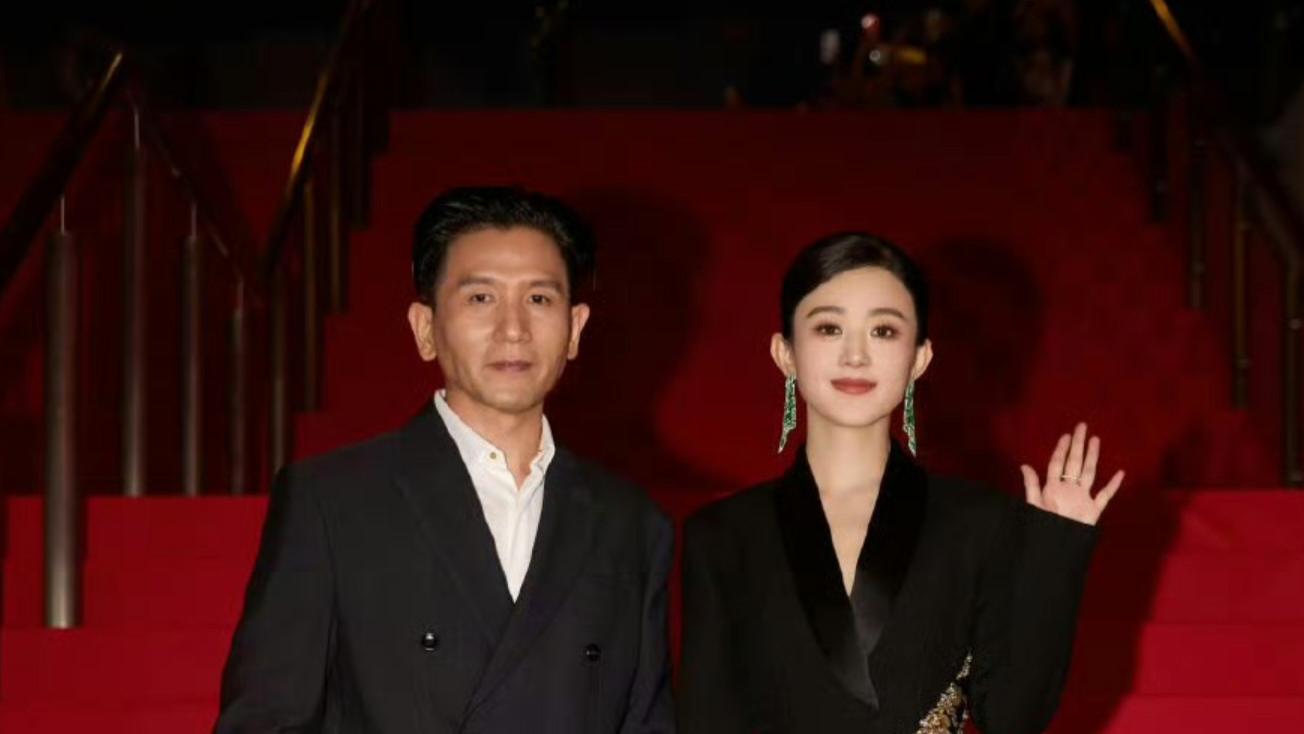 赵丽颖与神秘男子多次同框！带娃细节曝光引热议，真相竟是...