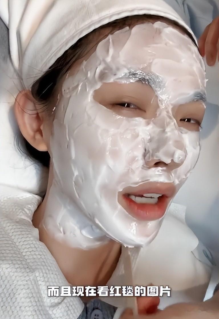 45岁张柏芝综艺路透照，被她无美颜的样子吓到，女星没美商真可怕