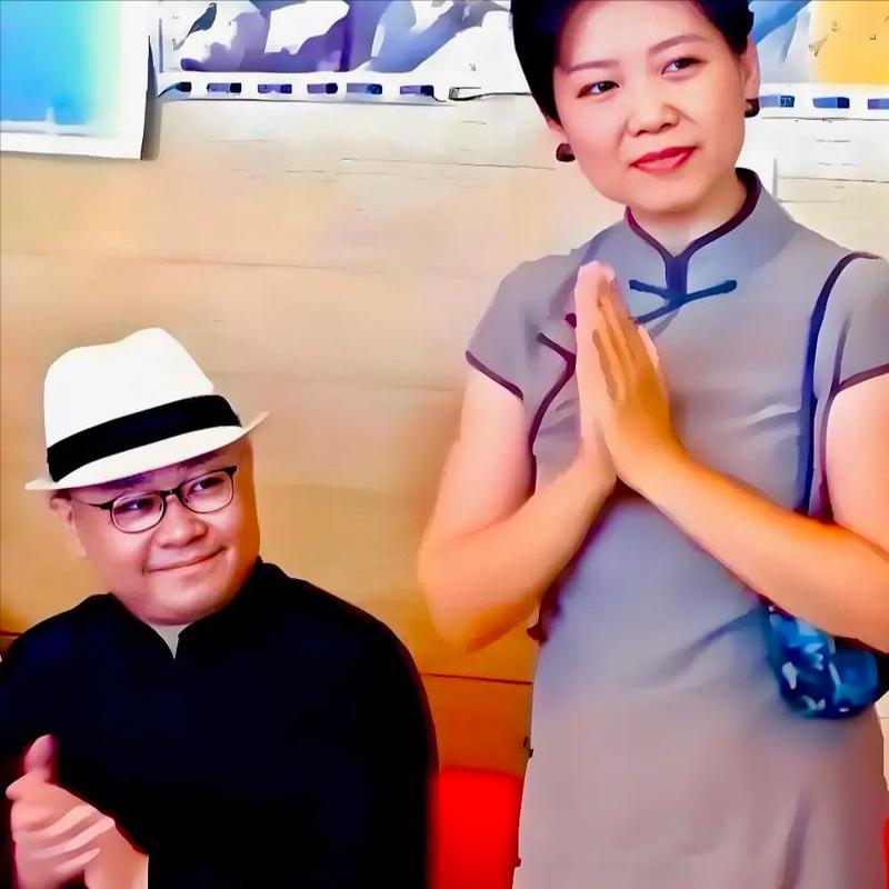 离婚34年后，再看刀郎那个\和富商私奔\的前妻，她后悔了没？