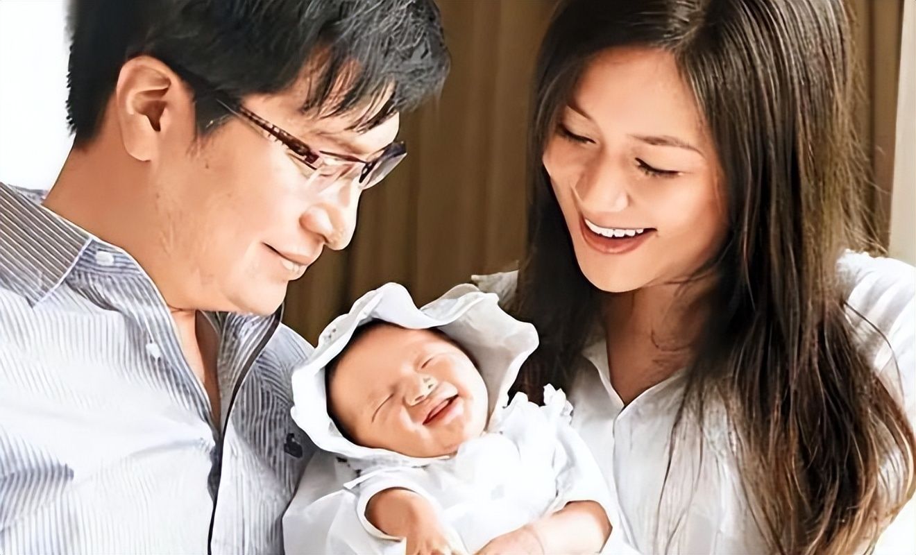 97岁顶级富豪李兆基去世，二儿子娶徐子淇生4胎，长子未婚代孕