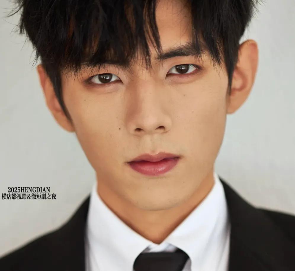 00后短剧演员杀进长剧！芒果台力捧，前辈跑龙套都没机会？