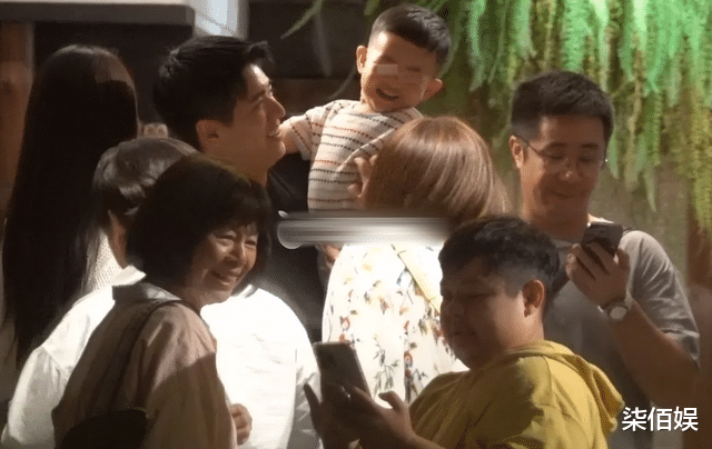任家萱带男友儿子与爸妈聚餐，她和小徐一起变胖，妹妹妹夫也来了