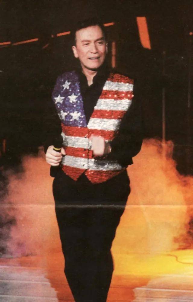 TVB“御用神父”：七旬老艺人的演艺人生与豁达心境