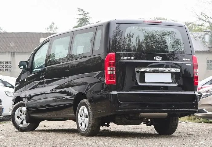 近5.2米大7座MPV，降到9万，带侧滑门油耗6升多，别克GL8靠边站！