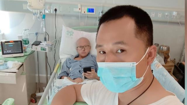 初三拍毕业照男孩去世，年仅15岁，死因曝光，同学为他实现心愿