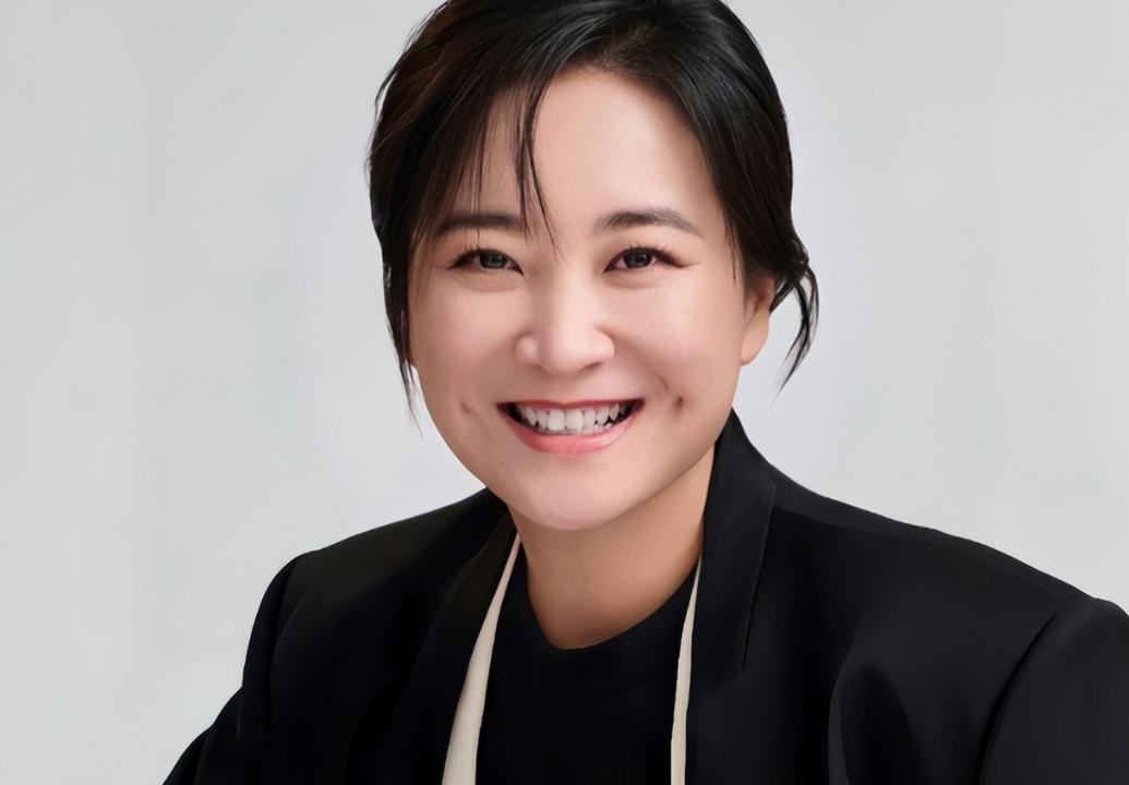 贾玲近况曝光：退出春晚解散公司，如今状态并不意外，面相都变了