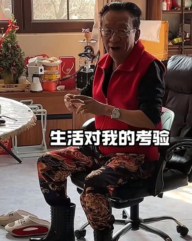 79岁侯耀华晚年凄凉！独居北京无人照料，别墅内又脏又乱无处下脚