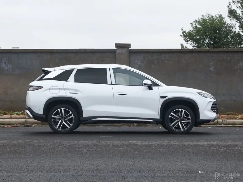 新款比亚迪双宋齐上市,9.98万元起!200km纯电+云辇-C,又要卖爆?