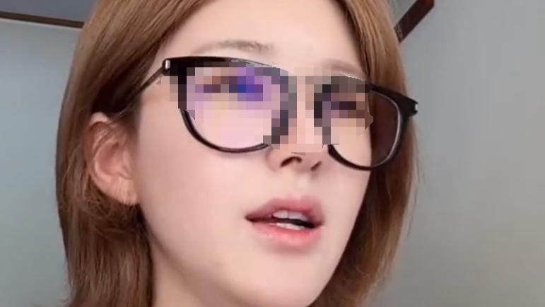 赵露思掀桌“不干了”！炸出史上最烂公关！