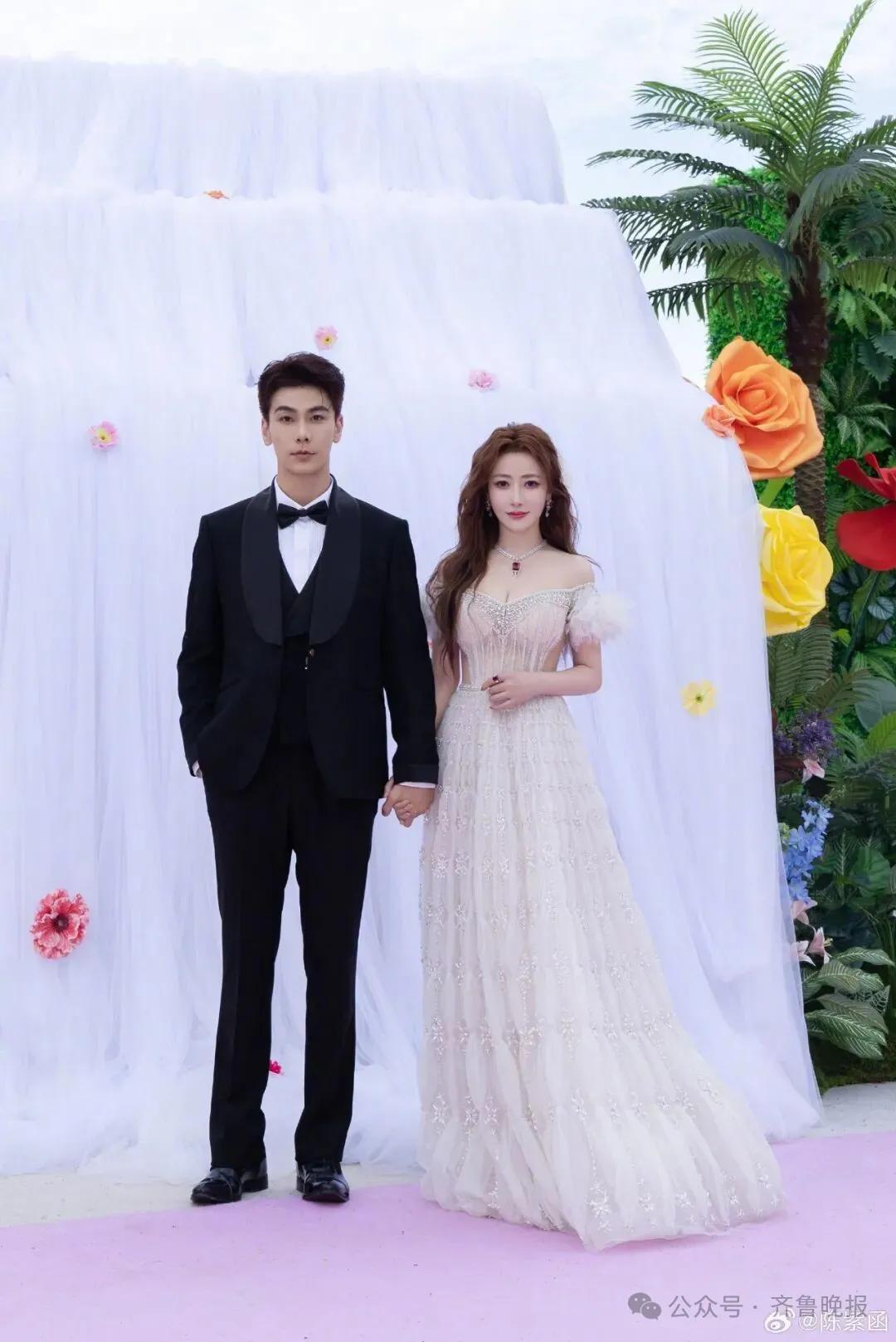 50岁女演员自曝曾3年没拍戏，做了12次试管，“天天和老公在马路中间抱着哭”