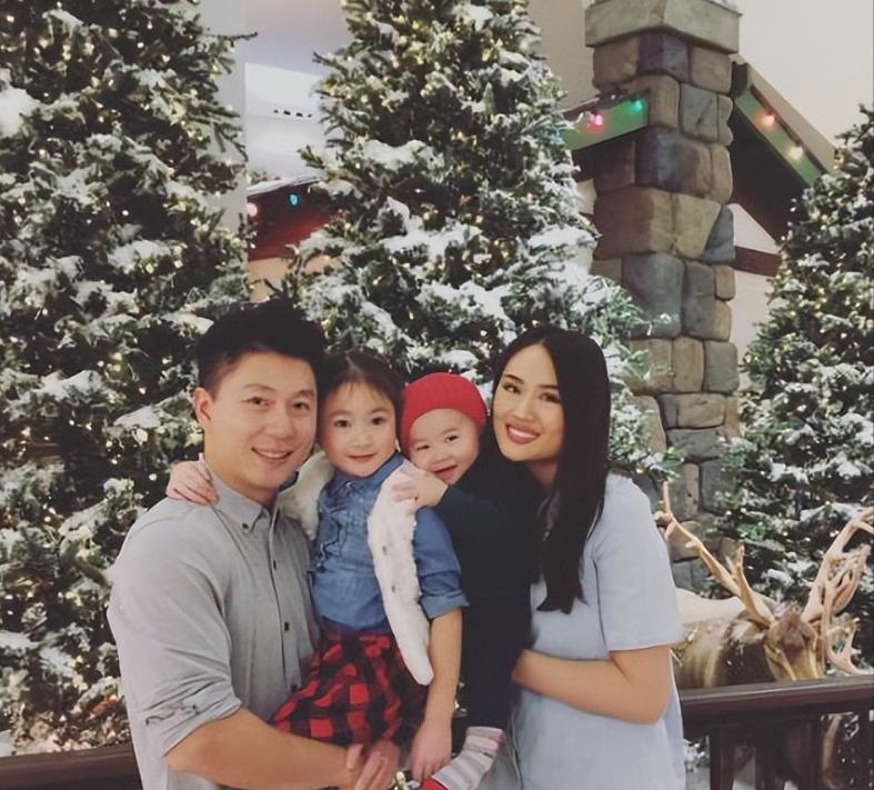 吃相太难看!回国后只为捞金录节目全程说英语,吴京的话大快人心