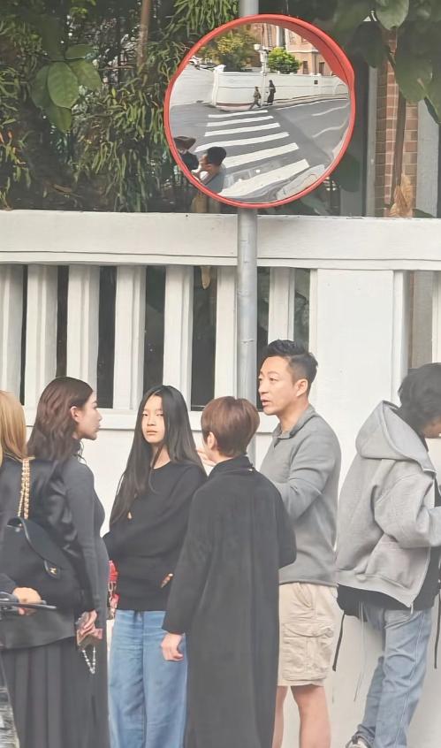 汪小菲三胎儿子出生！小S女儿发自拍照，14岁外形似玥儿出道在即