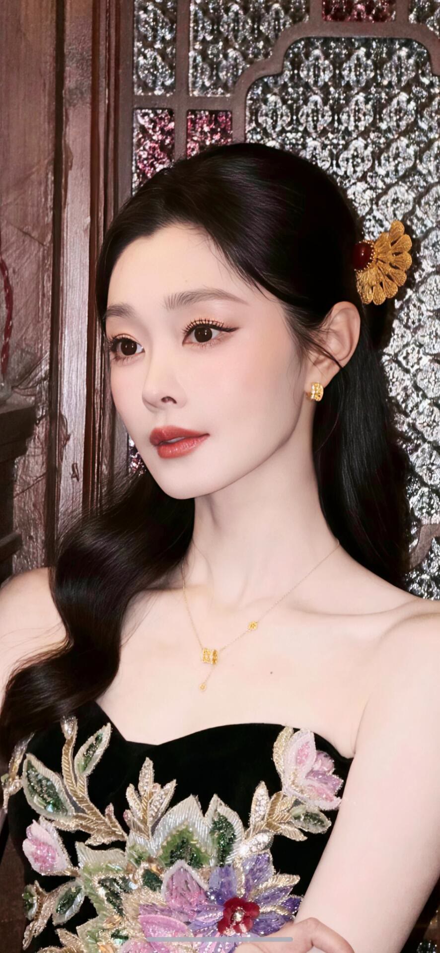 谁能拒绝宋轶这组国风造型啊