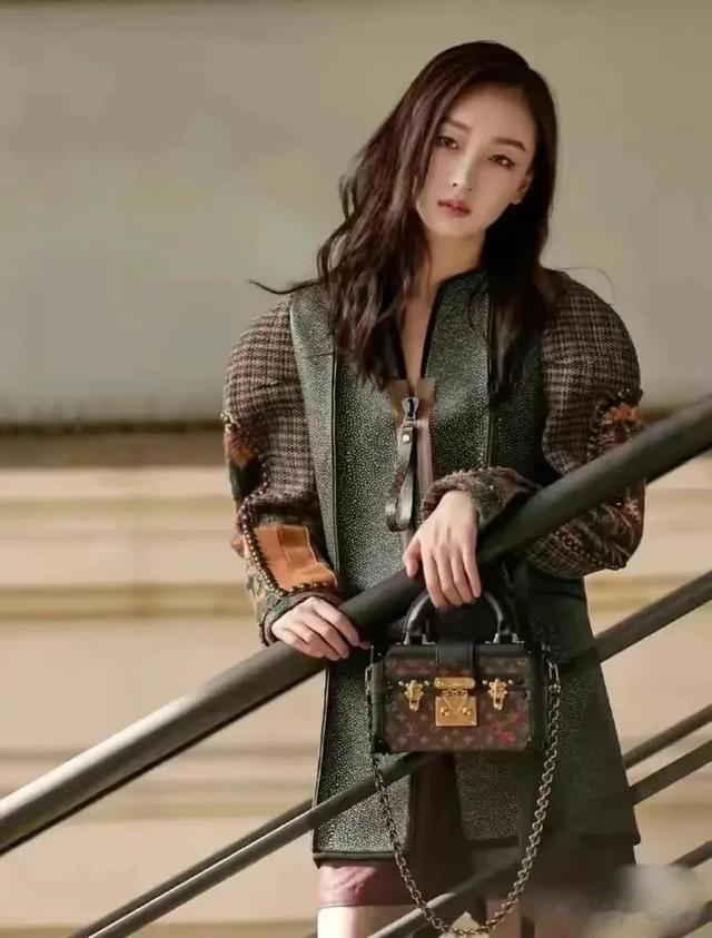 周冬雨“换脸”引全网热议!网友:这颜值能吊打半个娱乐圈?