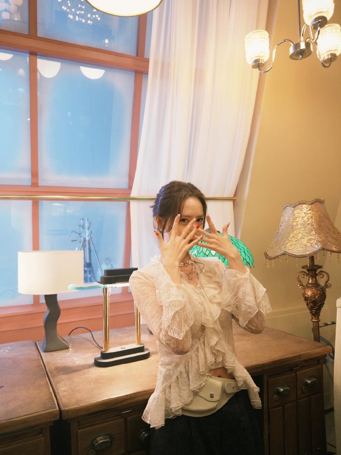 林允儿圣诞系美图