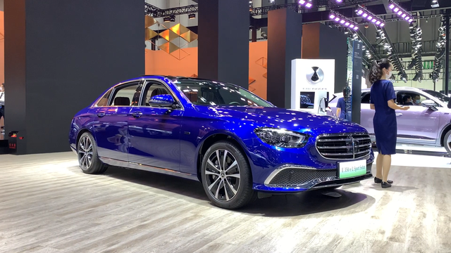 奔驰8款车5折冲量，网友：还是喜欢桀骜不驯的梅赛德斯