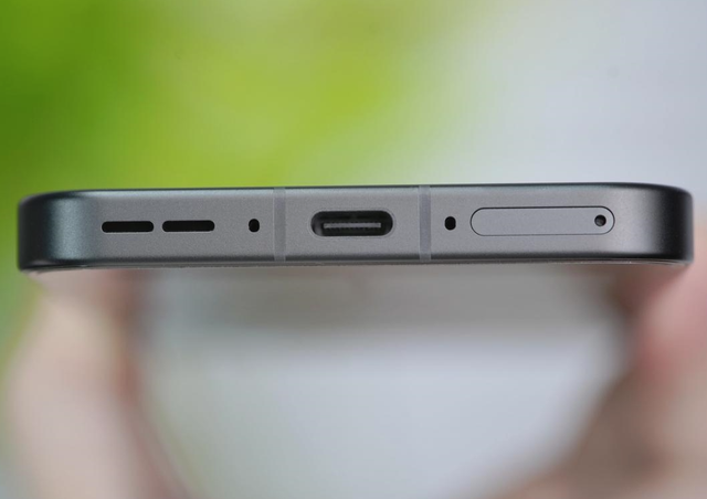 10分钟销售额破2亿，发布仅一个月，骁龙8至尊版旗舰突降至2600元