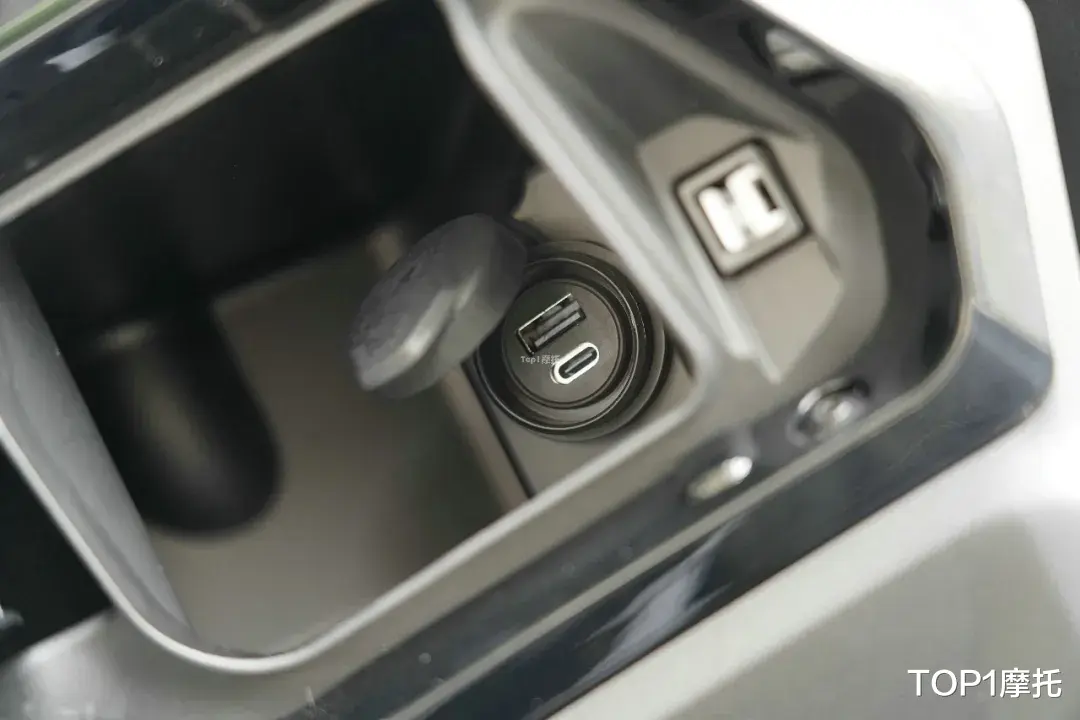 两轮头等舱,QJMOTOR鸿350GS静态全解析,不只是价格低还有硬实力