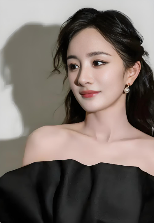 仅一个动作就口碑暴增，离开嘉行2年的杨幂，给娱乐圈人上了一课