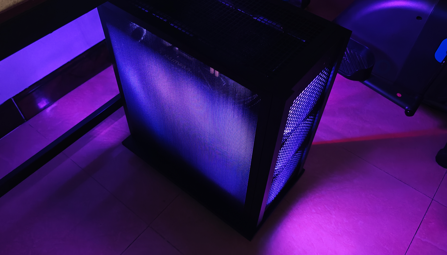 硬核電競風：用華碩TUF機箱打造RTX5060 Ti滿血戰斗堡壘