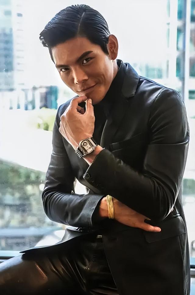 前后仅差1小时！向佐新动向曝光，终究，连偶像刘德华也没忍住