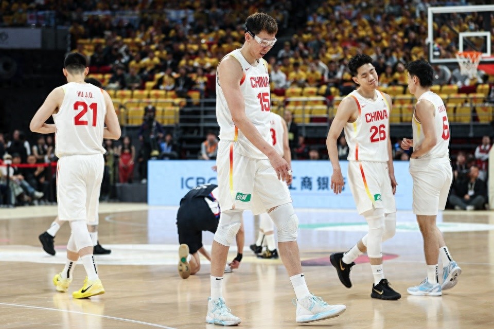 FIBA官方最新世界排名：中国男篮第27+亚洲第5 美国男篮居首