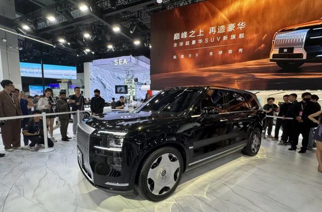 上海车展第一天，我们走了3万步给你挑出了10款必看的车