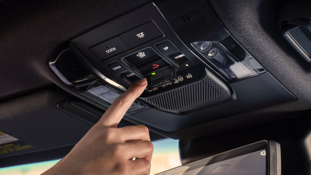 约合人民币44万，丰田普拉多新车型发布，2.4T混动，可断开防倾杆