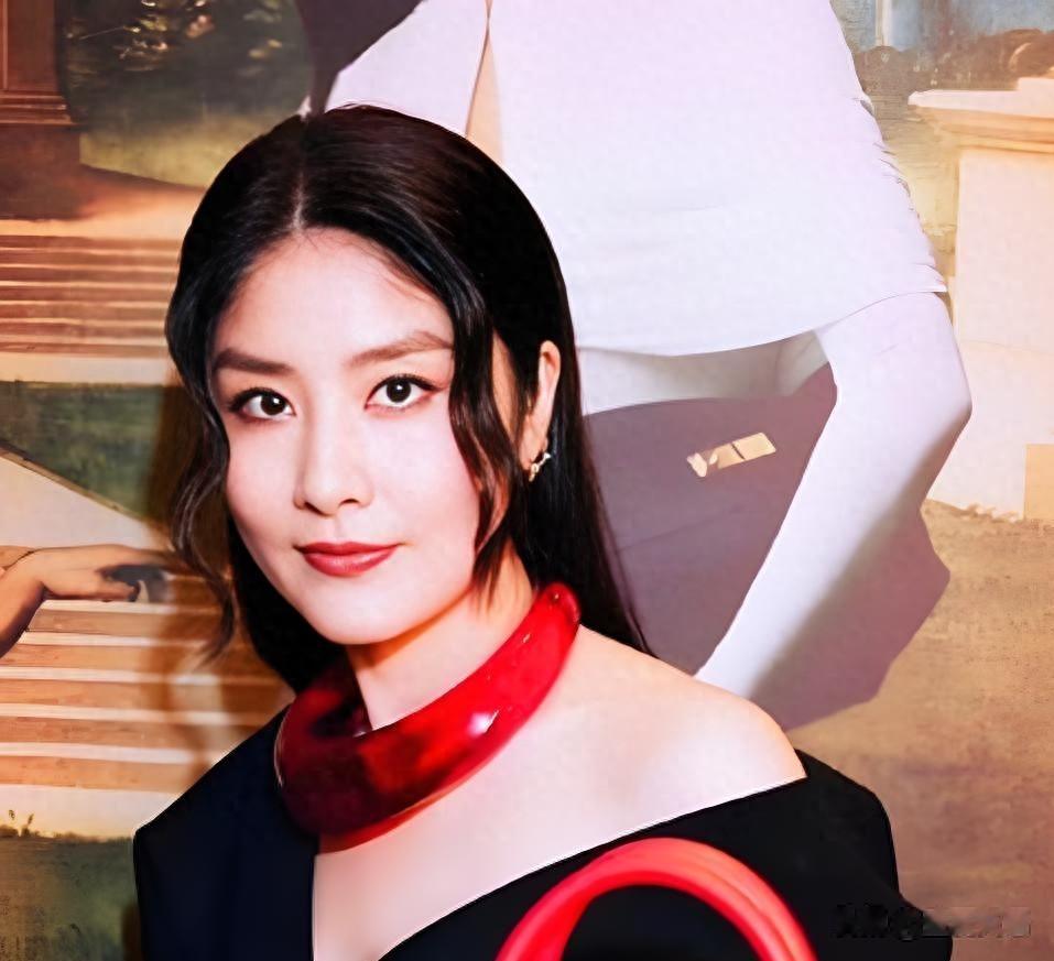 陈慧琳17岁儿子，撞脸宋仲基，本人却自认丑到爆，容貌自卑到焦虑