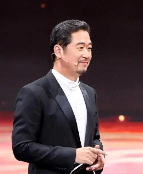 当张国立的亿万庄园被揭露，才明白为何他70岁高龄仍在拼命赚钱