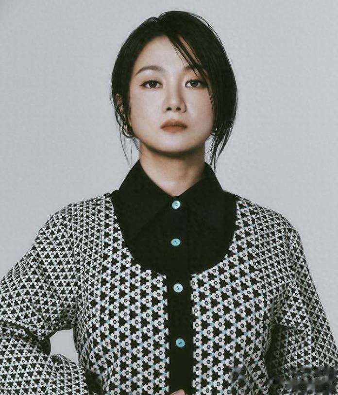 朴娜莱事件再度升级，2分钟视频不提道歉，一个不经意动作被放大