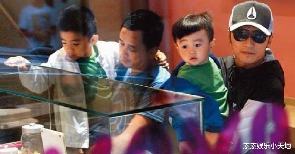 谢霆锋儿子现身演唱会，Lucas主动打招呼，兄弟俩的笑容很温馨