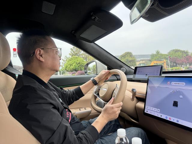 谈谈试驾体验25款星纪元ET的优缺点