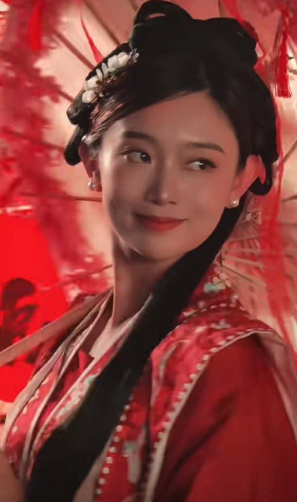 李七月一袭古装,祝双节快乐,幸福安康