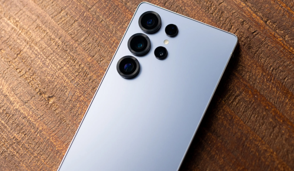 三星放手一搏，2亿像素+512GB突降2801元，骁龙8至尊版+100倍变焦