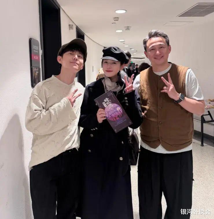 她离婚后怎么变了这么多啊?