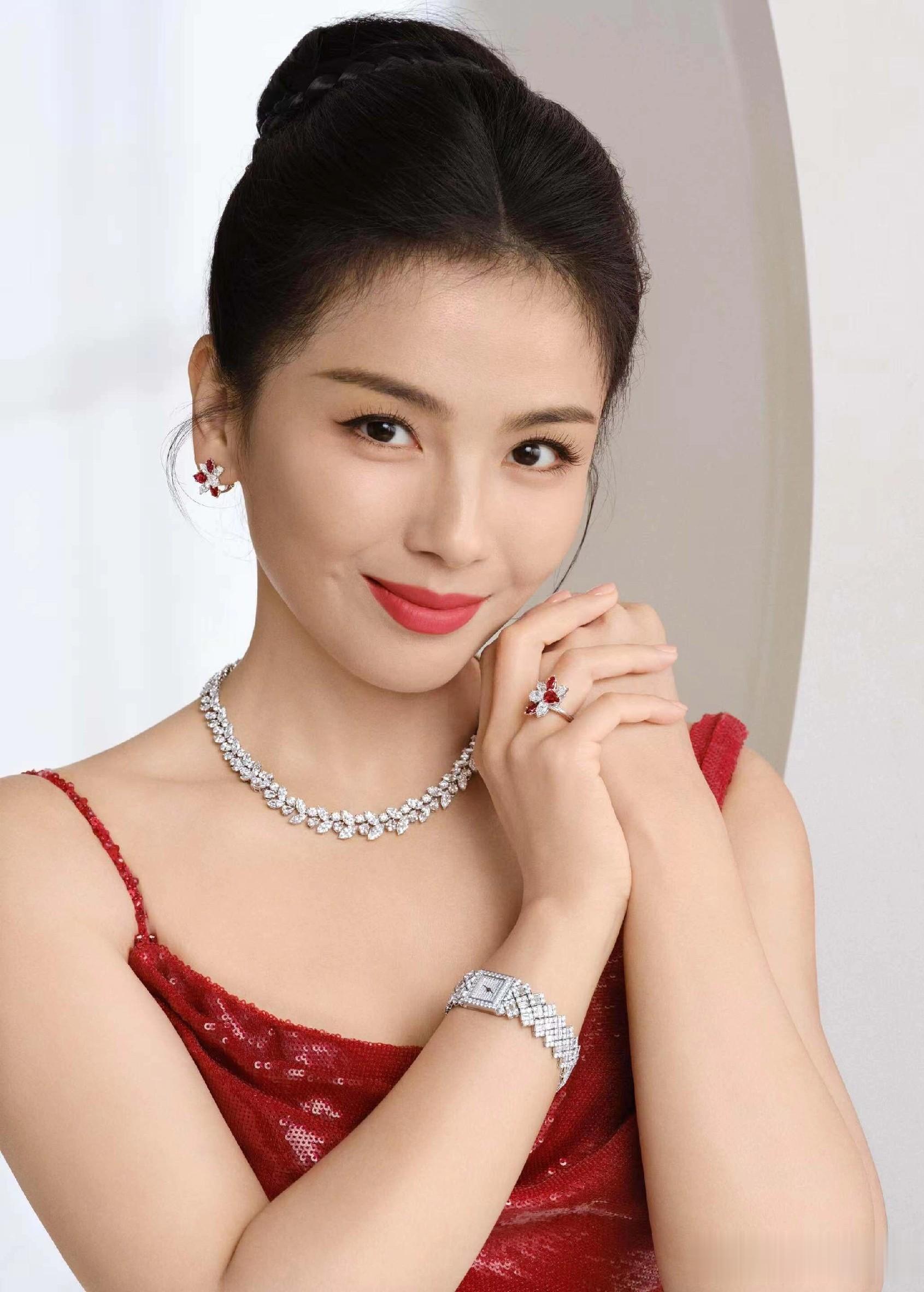 刘涛2026美照首秀！温柔与知性的完美融合，这波优雅暴击太绝了