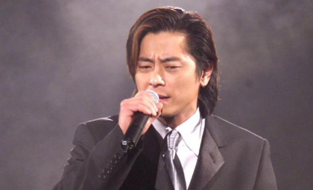 王杰：加拿大小镇隐居人生，一脸的沧桑，银白色的头发说明一切！